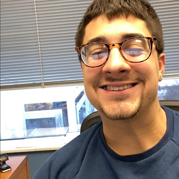 Meet your Posher, Matthew - Picture 1 of 2